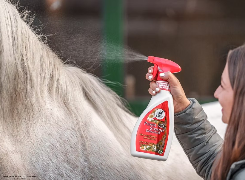 Leovet - Lesk pro světlé koně s heřmánkem (Power Striegel Kamille) 550ml