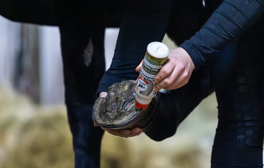 Leovet - Přípravek na zpevnění kopyt (Huf Festiger) 200ml